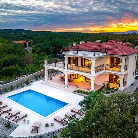 Villa Lutalo *